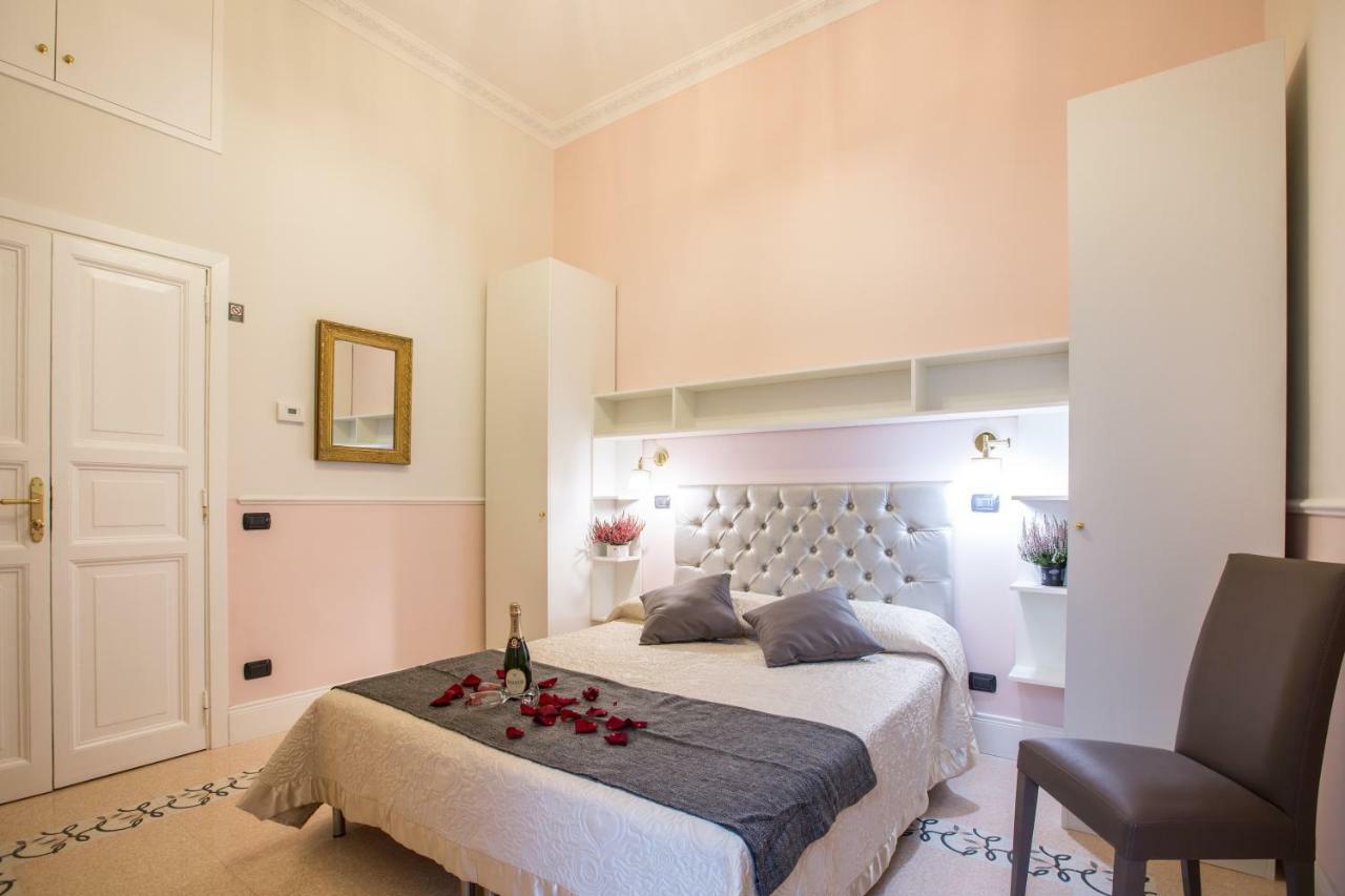 Art Nouveau Roma Colosseo Suites Exterior photo