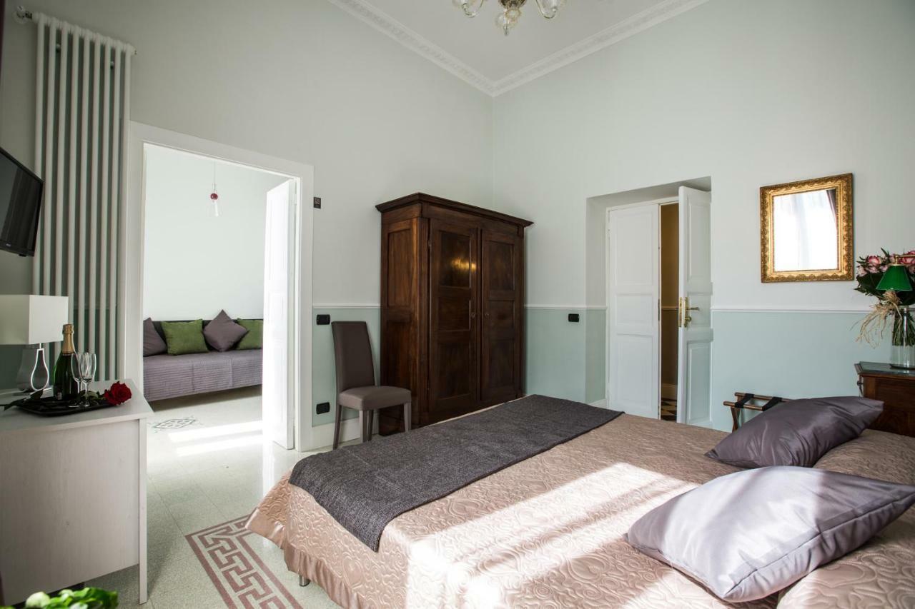 Art Nouveau Roma Colosseo Suites Exterior photo