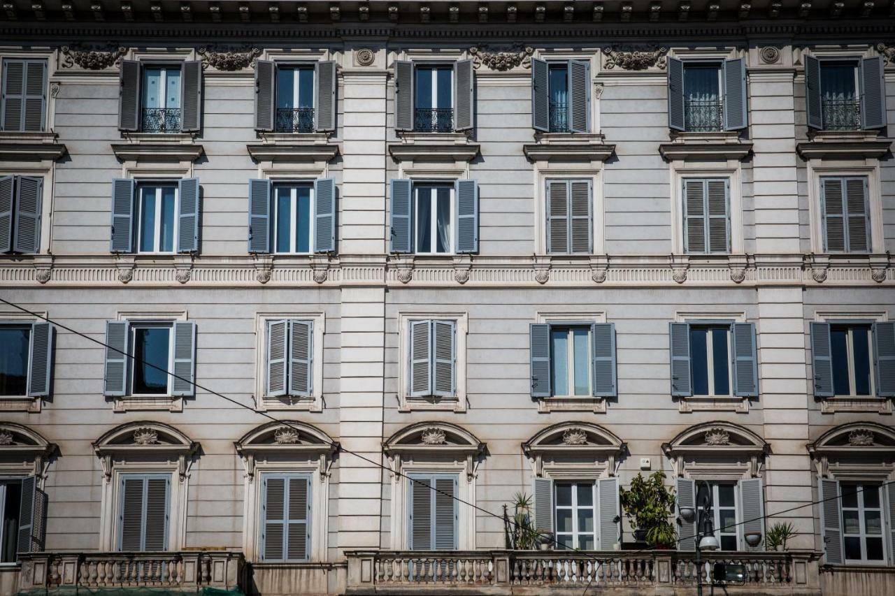 Art Nouveau Roma Colosseo Suites Exterior photo